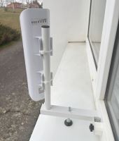 Držák antén/teploměrů na plastová okna, bez nutnost vrtání do konstrukce, nosnost 0,8kg (3)