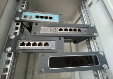 Držák do 10"/19" racku pro TP-Link OC200, SF1005xx, SG105xx, SG1005xx (3)