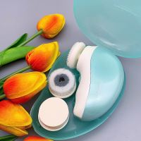 TOUCHBeauty 1387A Čistící kartáč na pleť 3v1 zelený (5) TOUCHBeauty 1387A Čistící kartáč na pleť 3v1 zelený (5)
