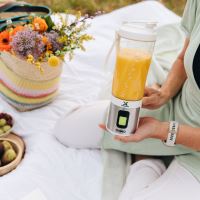 Aku smoothie mixér X-Power to go 120W - bílý - DOMO DO752BL, Příkon:120 W, Objem: 600 ml, USB dobíjení, dlouhá výdrž baterie (24)