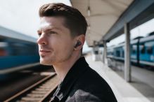 CONCEPT Bezdrátová sluchátka SoundJoy True Wireless TW8010 black (3) CONCEPT Bezdrátová sluchátka SoundJoy True Wireless TW8010 black (3)