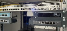 Držák do 10"/19" racku pro TP-Link SG108xx, SF1006P, ER605, RP108GE (2)